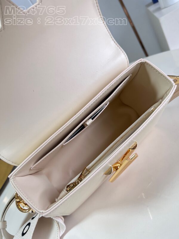 Louis Vuitton Twist MM