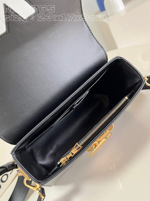 Louis Vuitton Twist MM