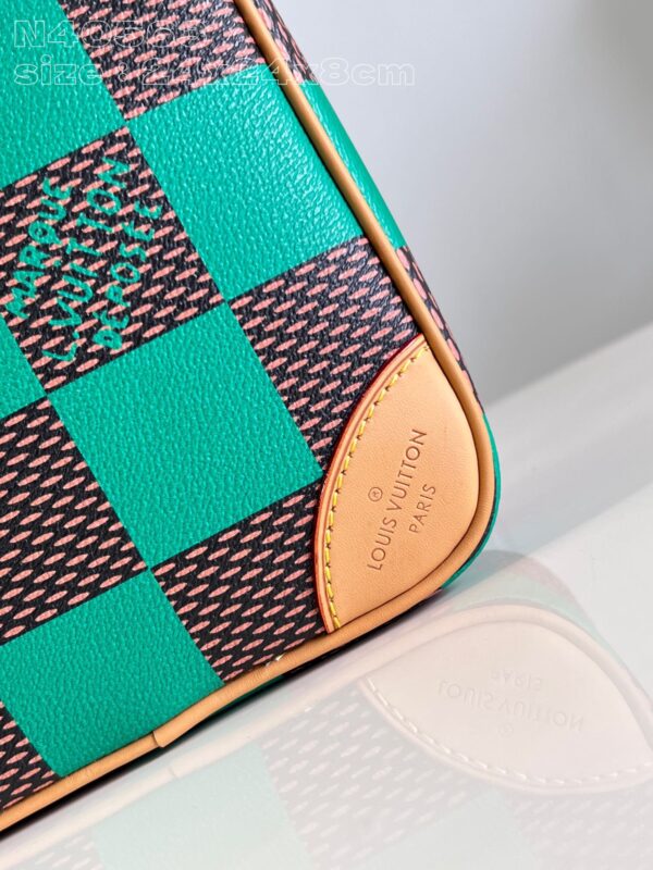 Louis Vuitton Chess Messenger