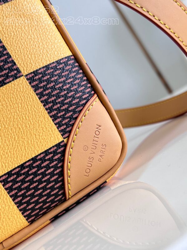 Louis Vuitton Chess Messenger