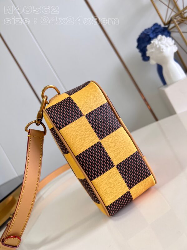 Louis Vuitton Chess Messenger