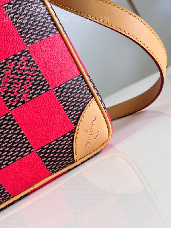 Louis Vuitton Chess Messenger