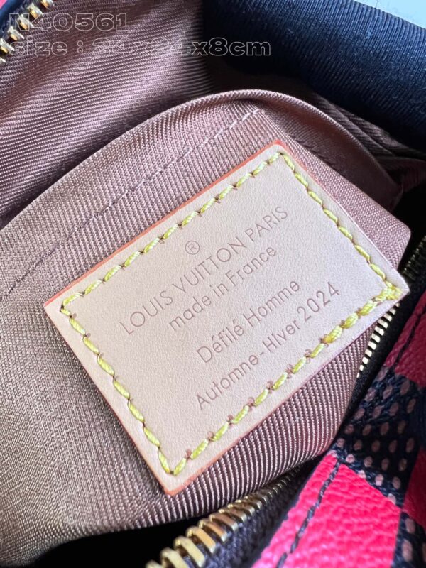 Louis Vuitton Chess Messenger