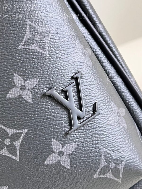 Louis Vuitton Avenue Slingbag PM