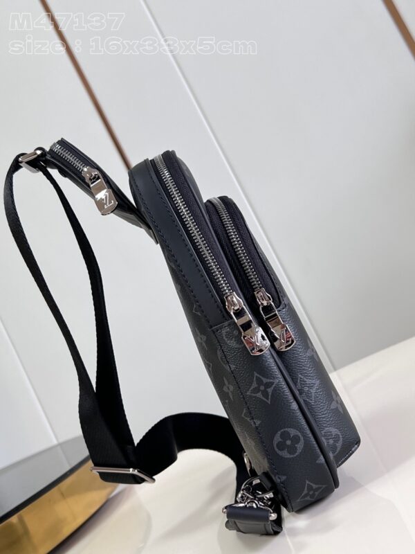 Louis Vuitton Avenue Slingbag PM