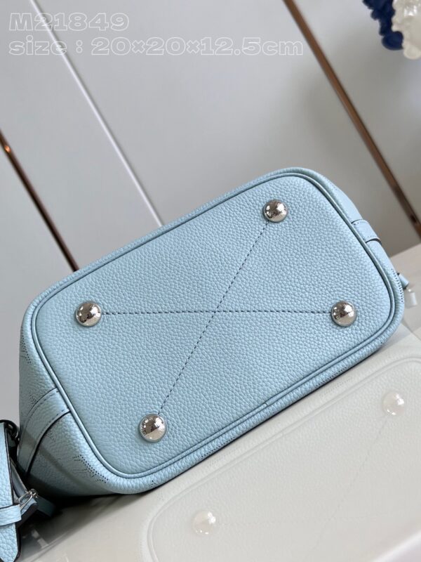 Louis Vuitton Blossom PM