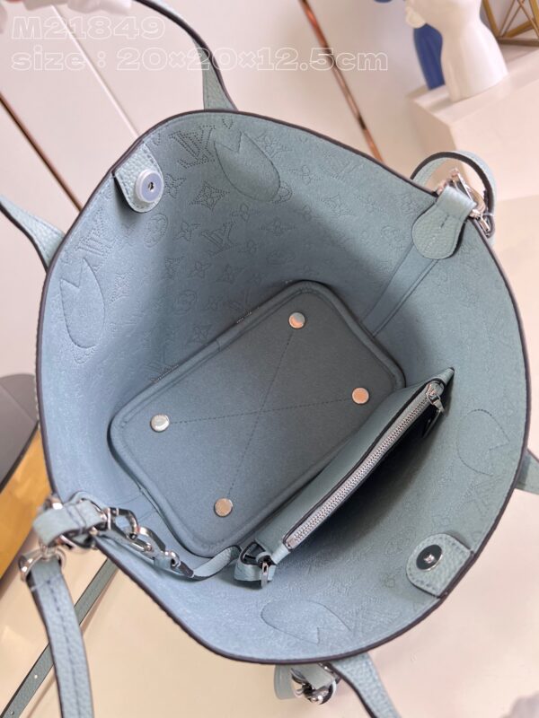 Louis Vuitton Blossom PM