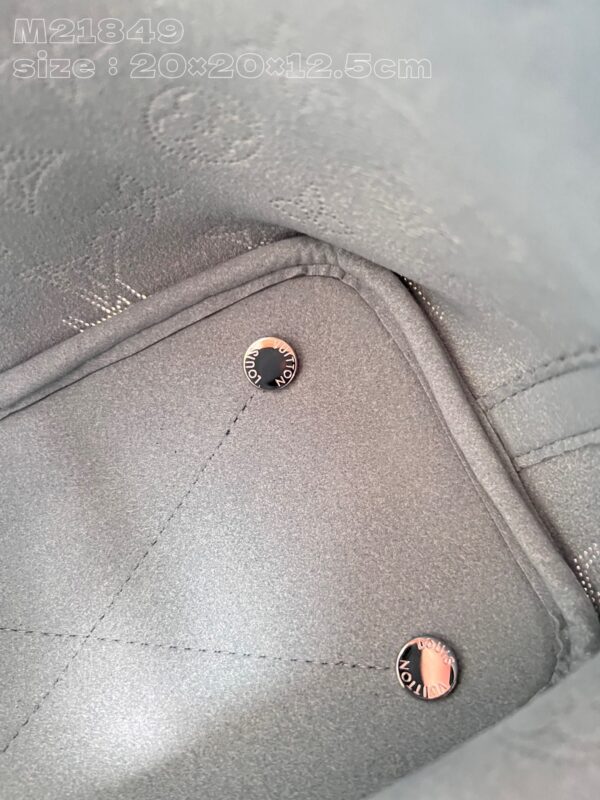 Louis Vuitton Blossom PM