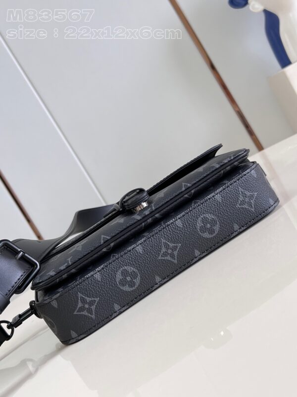 Louis Vuitton Montsouris Wearable Wallet