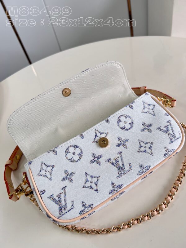 Louis Vuitton Wallet on Chain Ivy