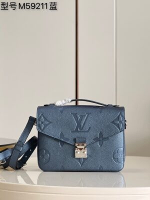 Louis Vuitton Pochette Metis Bag