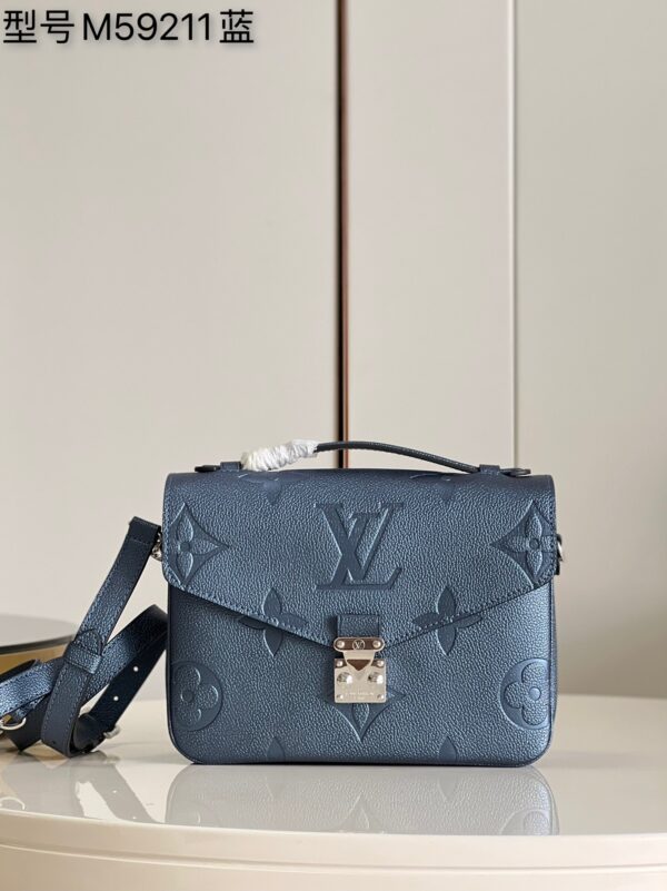 Louis Vuitton Pochette Metis Bag