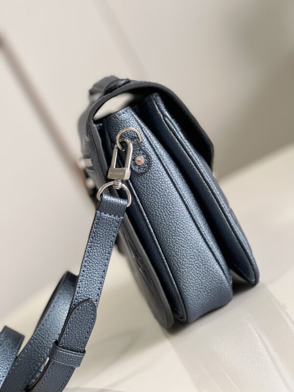 Louis Vuitton Pochette Metis Bag