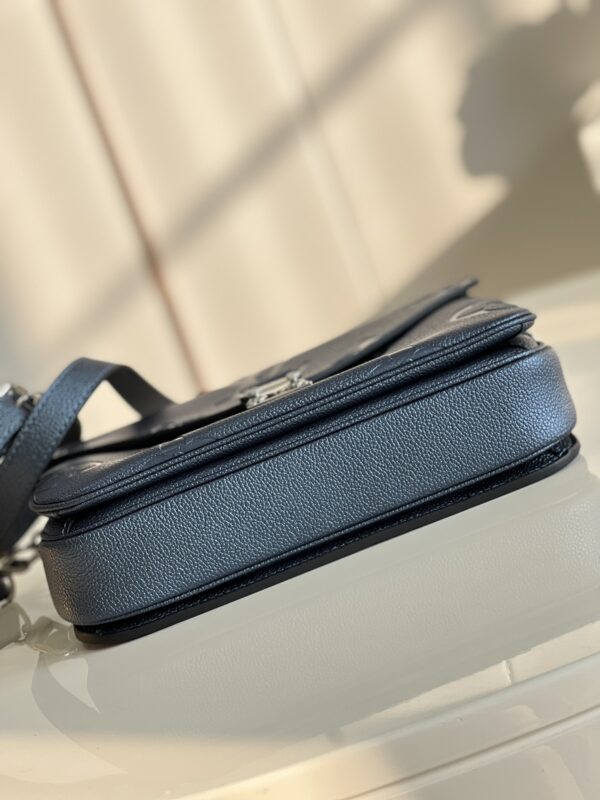 Louis Vuitton Pochette Metis Bag