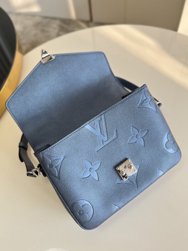 Louis Vuitton Pochette Metis Bag