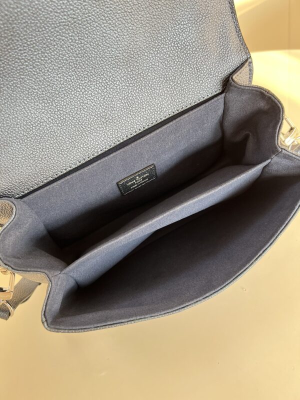 Louis Vuitton Pochette Metis Bag