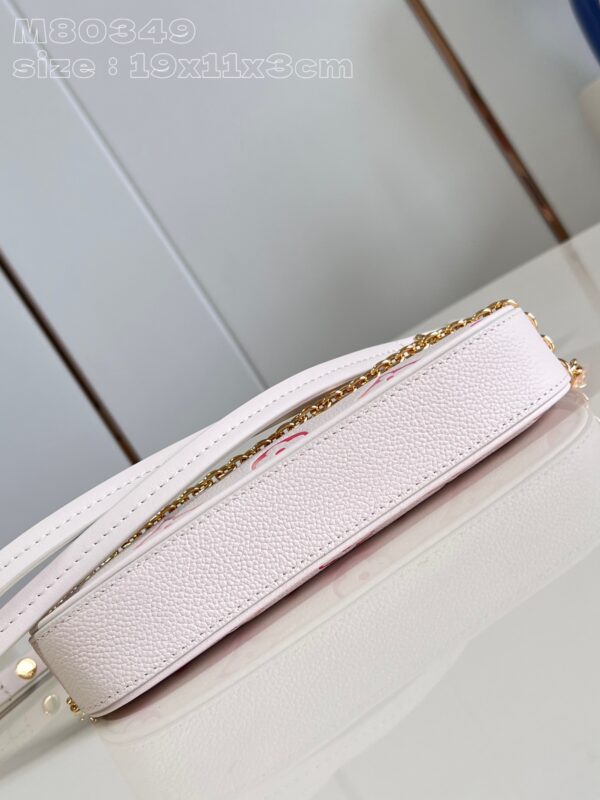 Louis Vuitton Easy Pouch On Strap Handbag