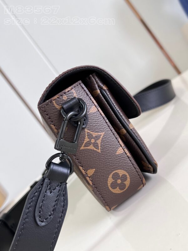 Louis Vuitton Montsouris Wearable Wallet