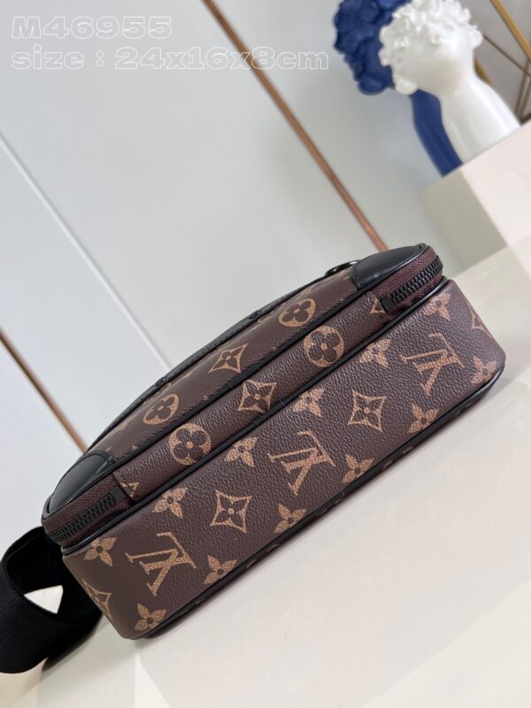 Louis Vuitton Alpha Messenger