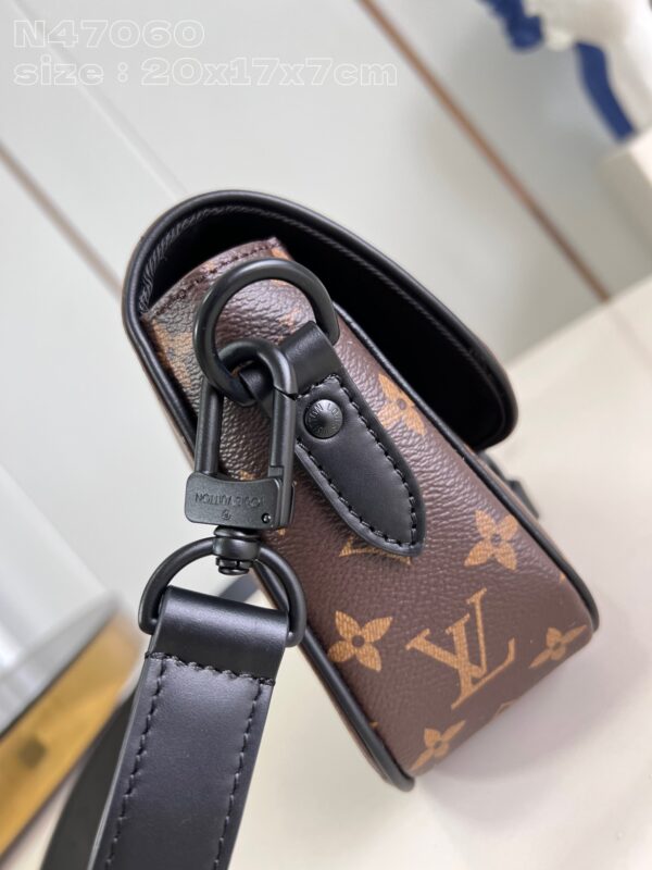 Louis Vuitton Montsouris Small Bag