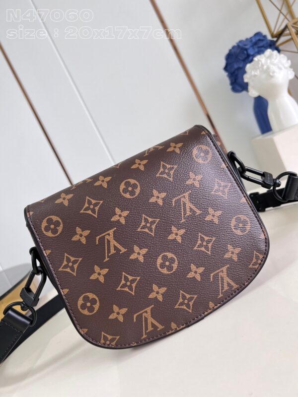 Louis Vuitton Montsouris Small Bag