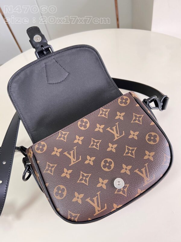 Louis Vuitton Montsouris Small Bag