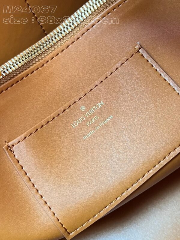 Louis Vuitton Capucines GM Souple