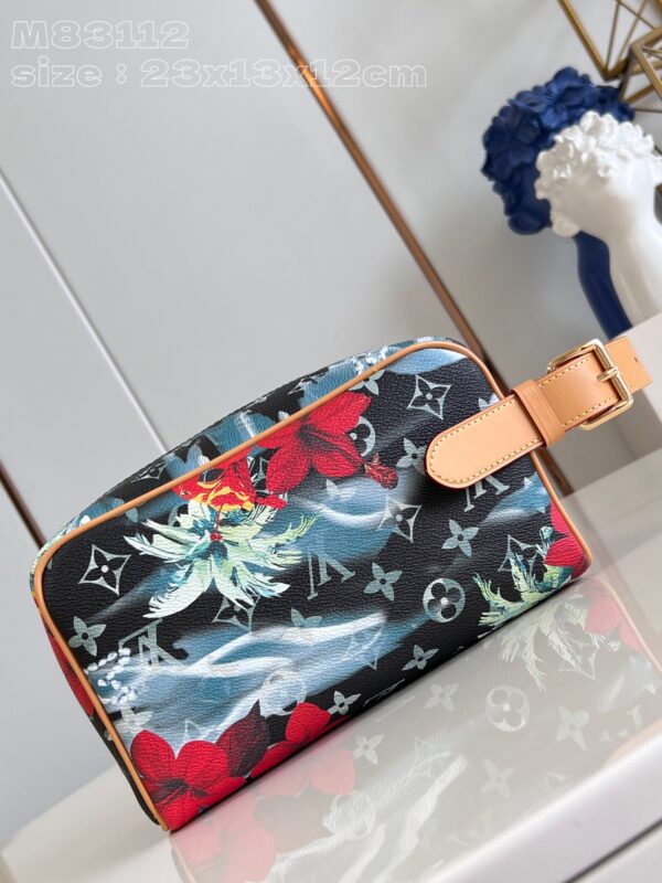 Louis Vuitton Locker Dopp Kit