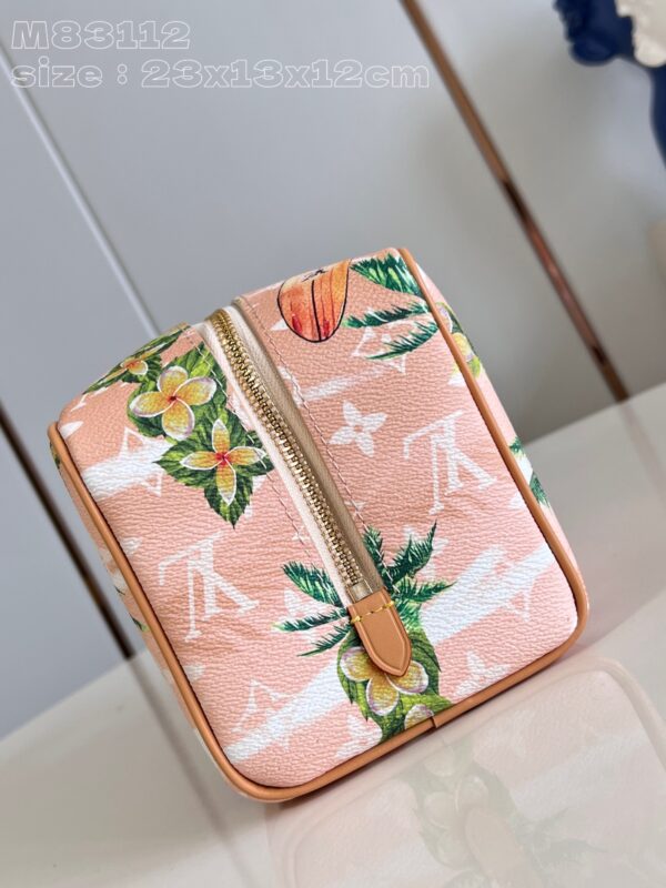 Louis Vuitton Locker Dopp Kit