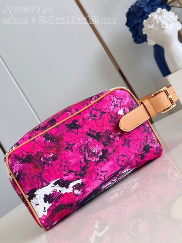 Louis Vuitton Locker Dopp Kit