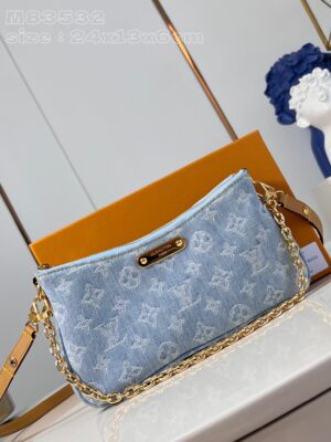 Louis Vuitton Liv Pochette
