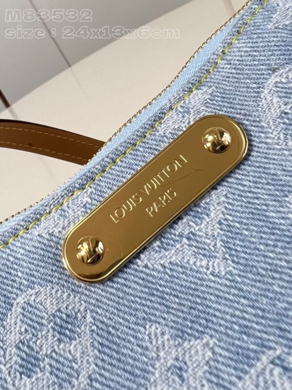 Louis Vuitton Liv Pochette