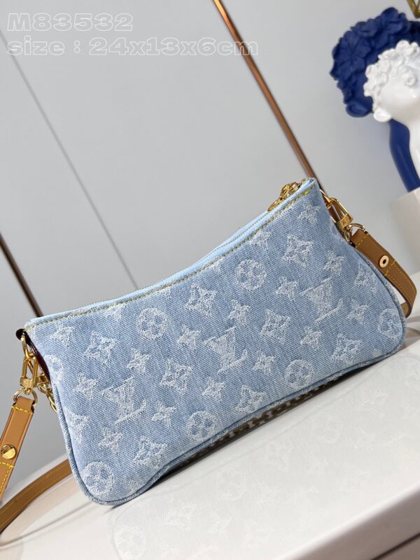 Louis Vuitton Liv Pochette