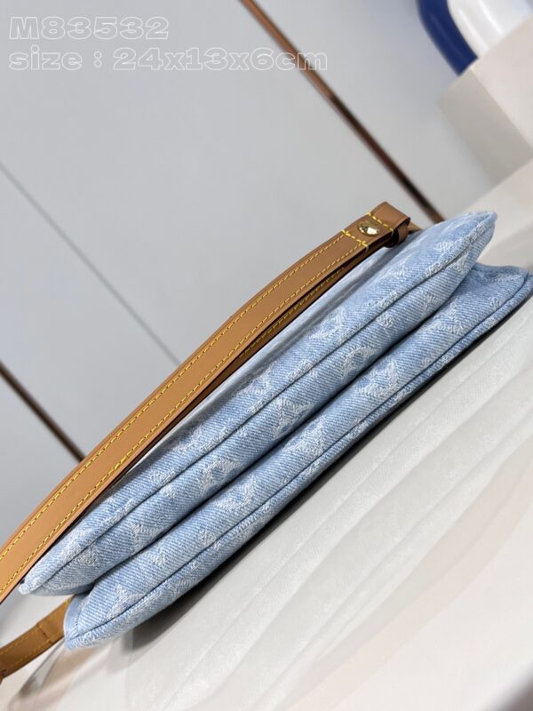 Louis Vuitton Liv Pochette
