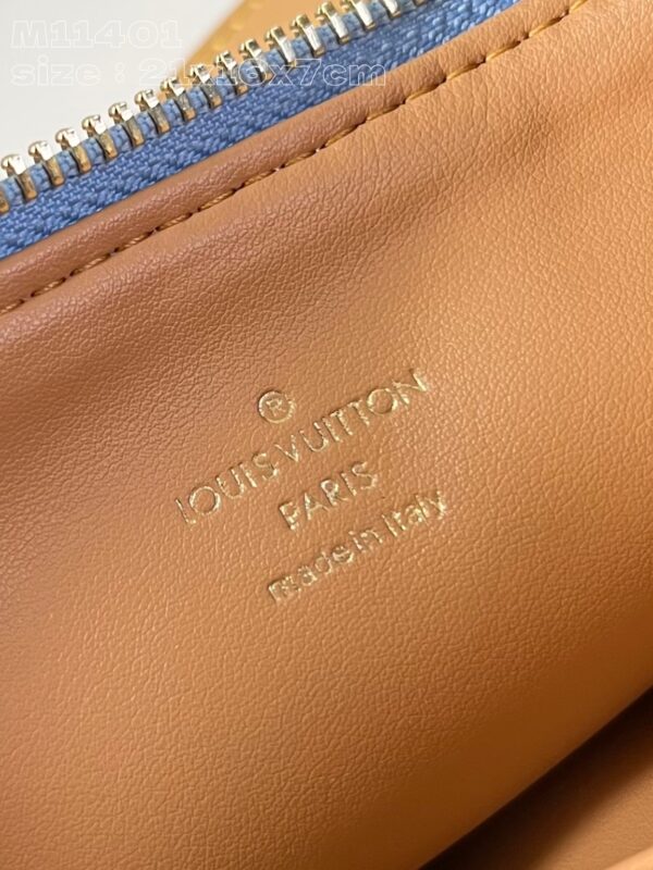Louis Vuitton Coussin BB