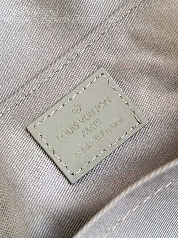 Louis Vuitton Takeoff Messenger PM