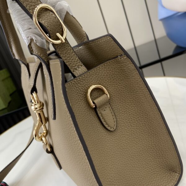 Gucci SMALL TOTE BAG WITH HOOK CLOSURE