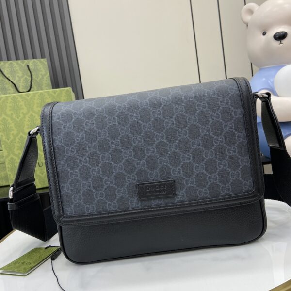 Gucci MEDIUM GG CROSSBODY BAG WITH TAG