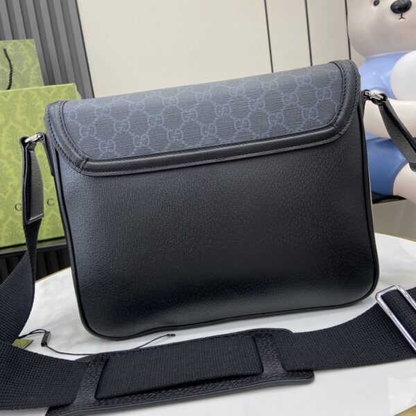 Gucci MEDIUM GG CROSSBODY BAG WITH TAG