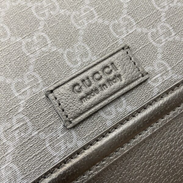 Gucci MEDIUM GG CROSSBODY BAG WITH TAG