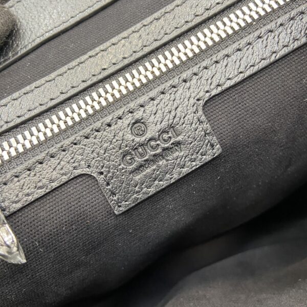 Gucci MEDIUM GG CROSSBODY BAG WITH TAG