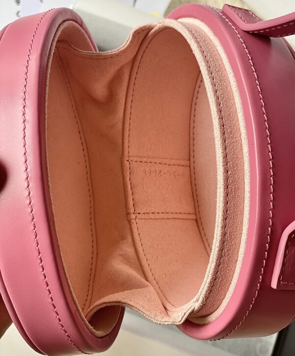 CELINE Oval minaudiere cuir triomphe