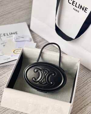 CELINE Oval minaudiere cuir triomphe