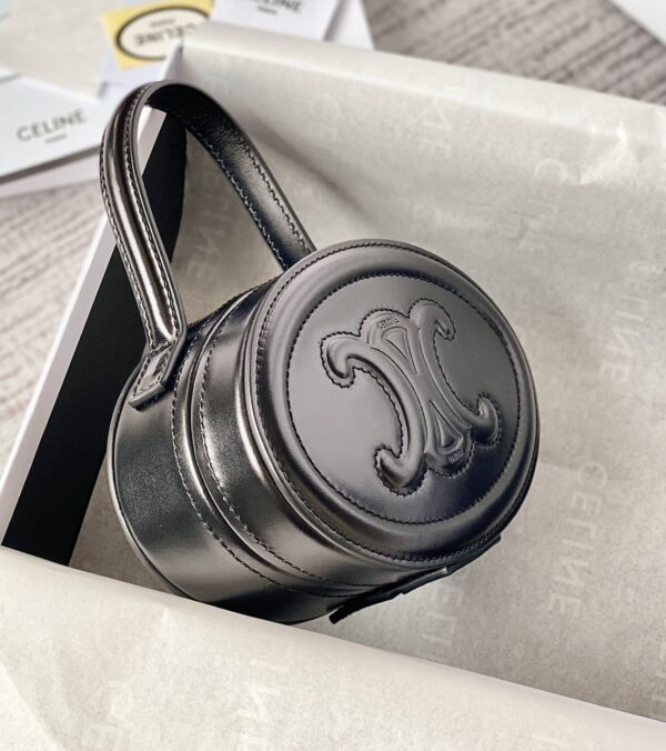 CELINE Oval minaudiere cuir triomphe