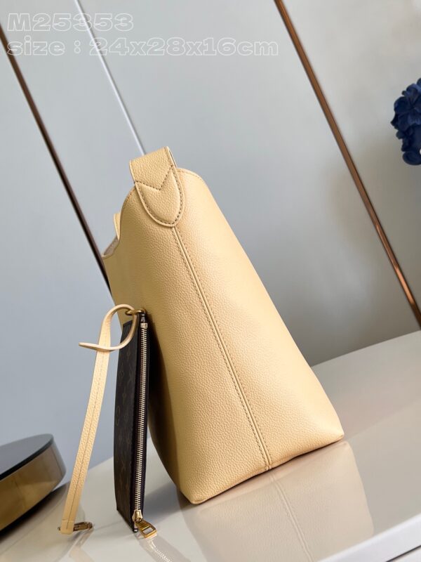 Louis Vuitton Low Key Hobo PM