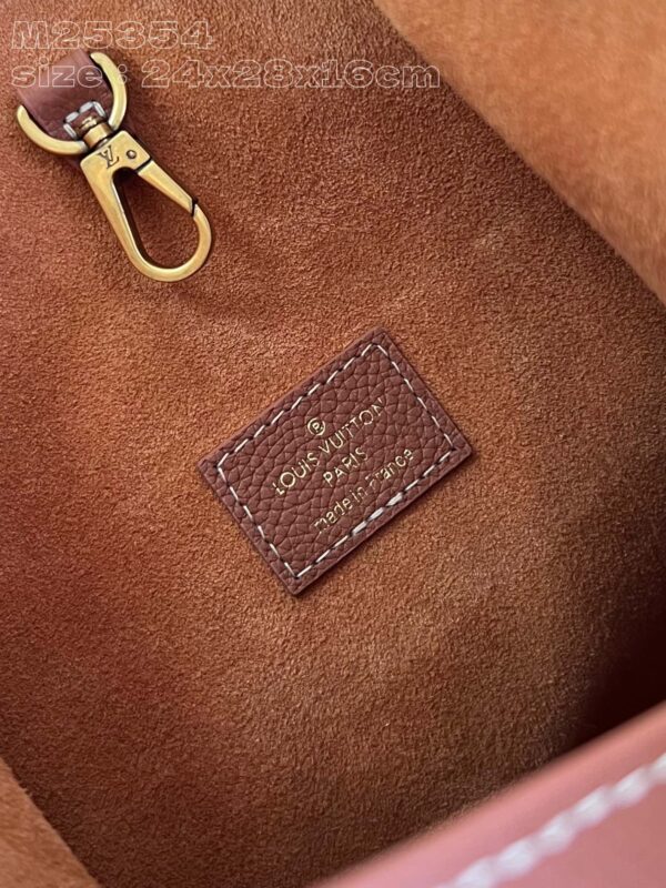 Louis Vuitton Low Key Hobo PM