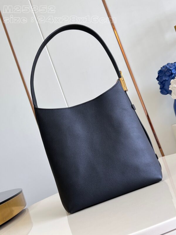 Louis Vuitton Low Key Hobo PM