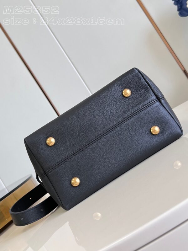 Louis Vuitton Low Key Hobo PM