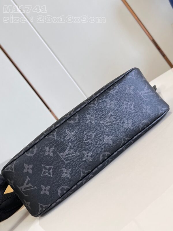 Louis Vuitton M11741