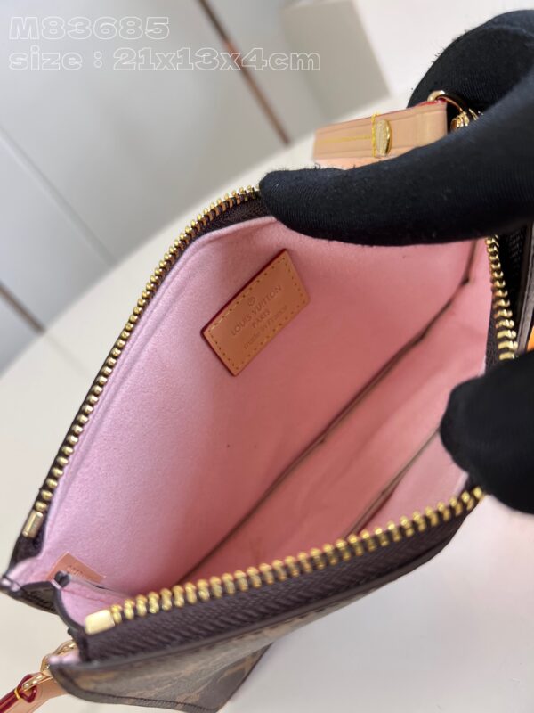 Louis Vuitton Lexington Pouch